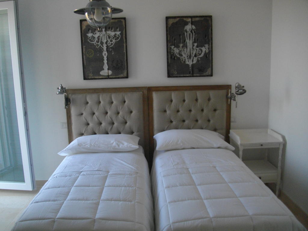 B&B Villa Cinzia Torre Santa Sabina Rum bild