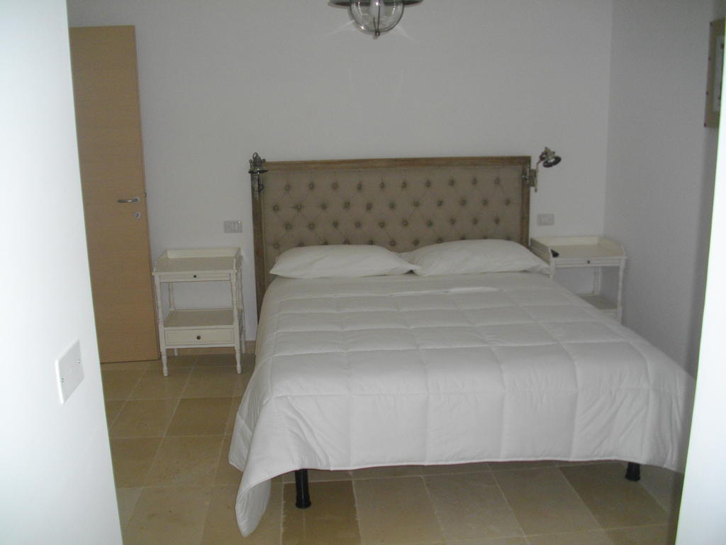 B&B Villa Cinzia Torre Santa Sabina Rum bild
